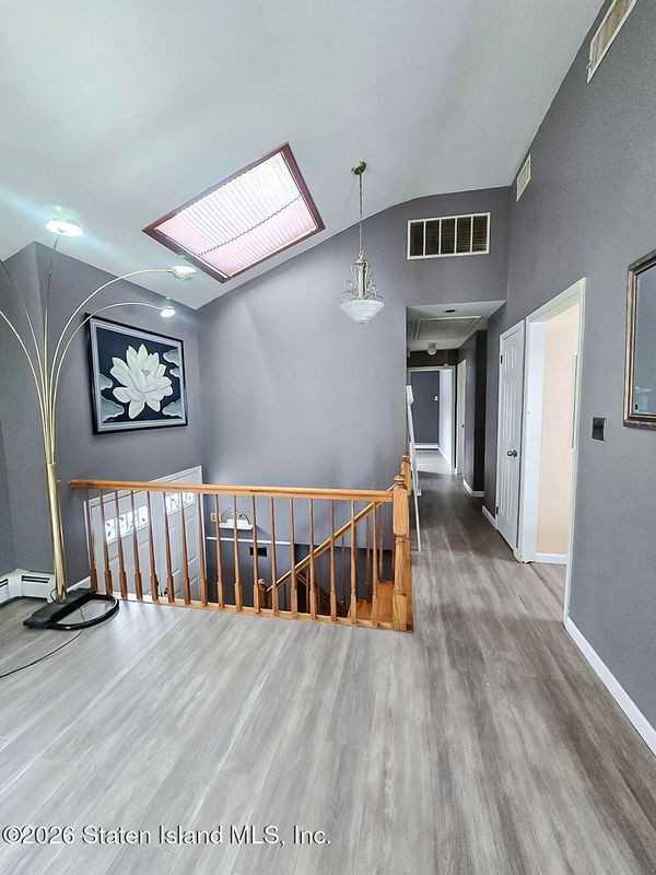 160 Lipsett Ave - Photo 4 of 20