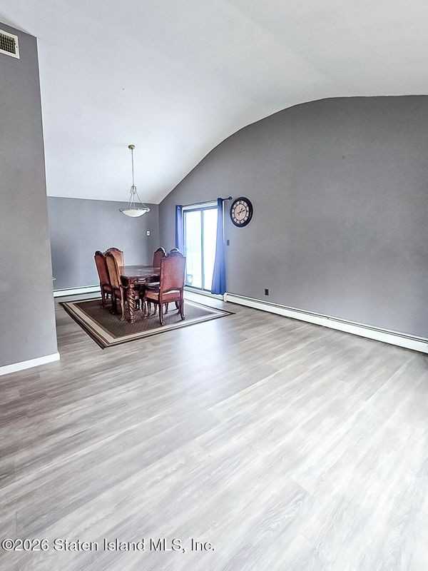 160 Lipsett Ave - Photo 6 of 20