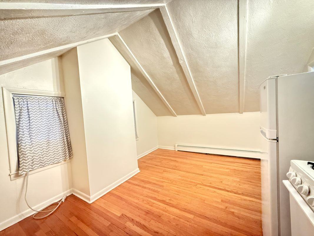 252 Main St ##3 - Photo 2 of 4