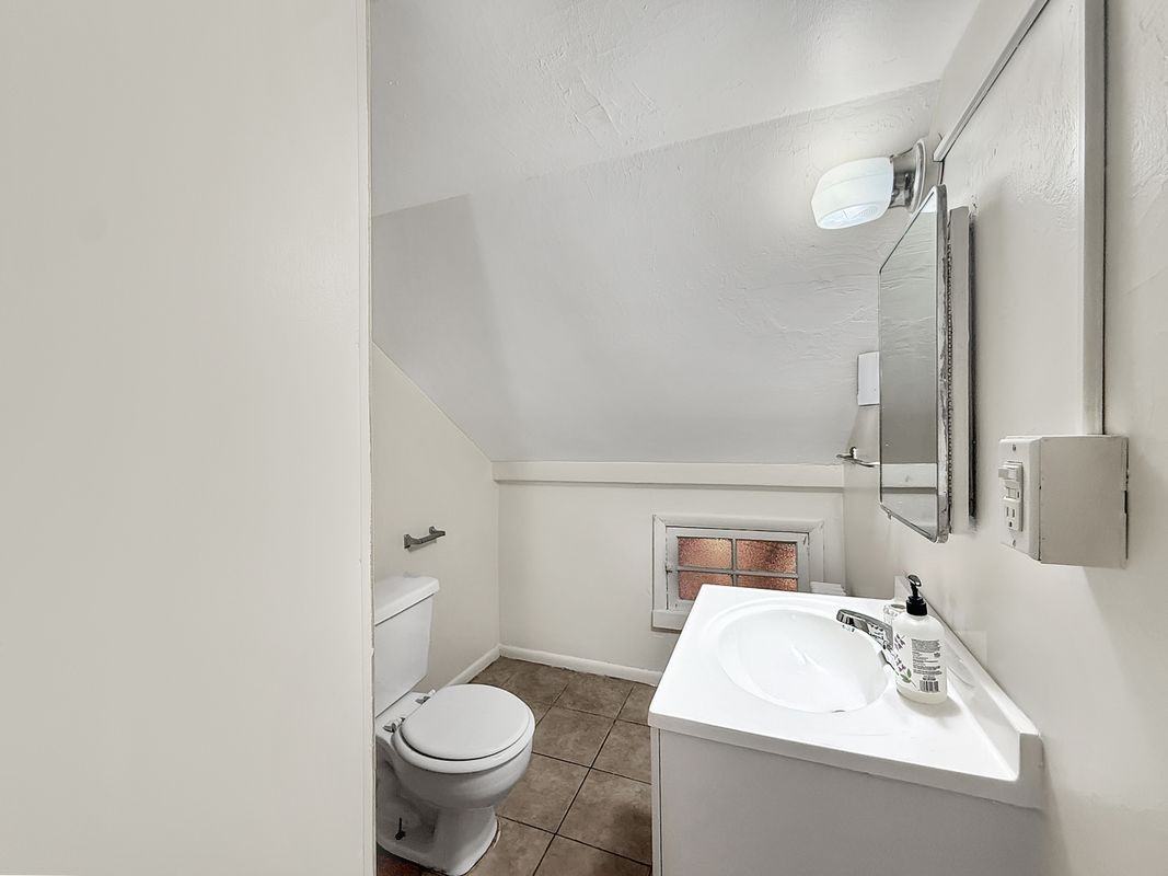 252 Main St ##3 - Photo 3 of 4