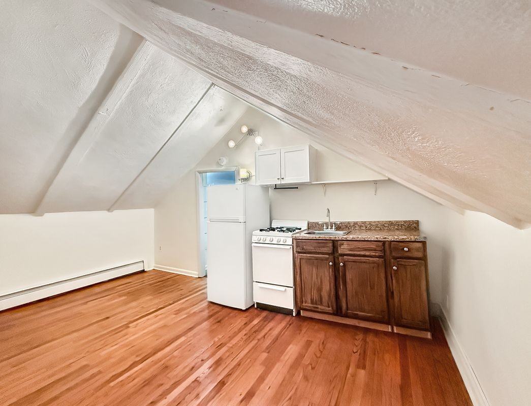 252 Main St ##3 - Photo 4 of 4