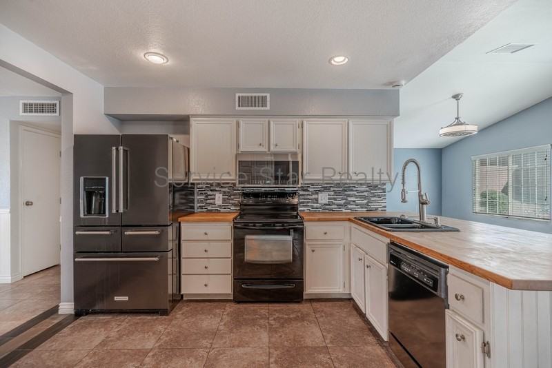 6925 E Jensen St - Photo 7 of 27