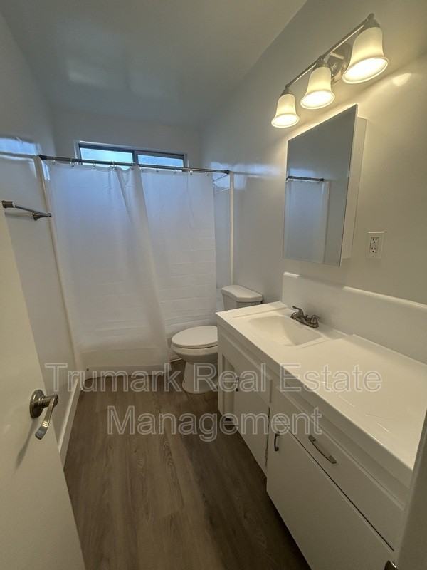 1104 E Wilson Ave #4 - Photo 4 of 11