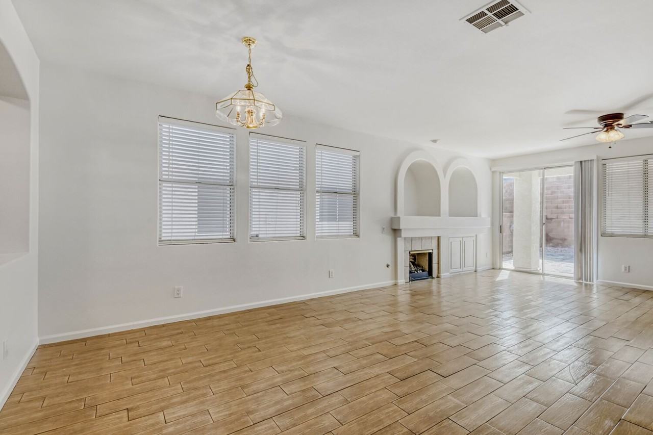 1393 Gran Vista Ave - Photo 2 of 26