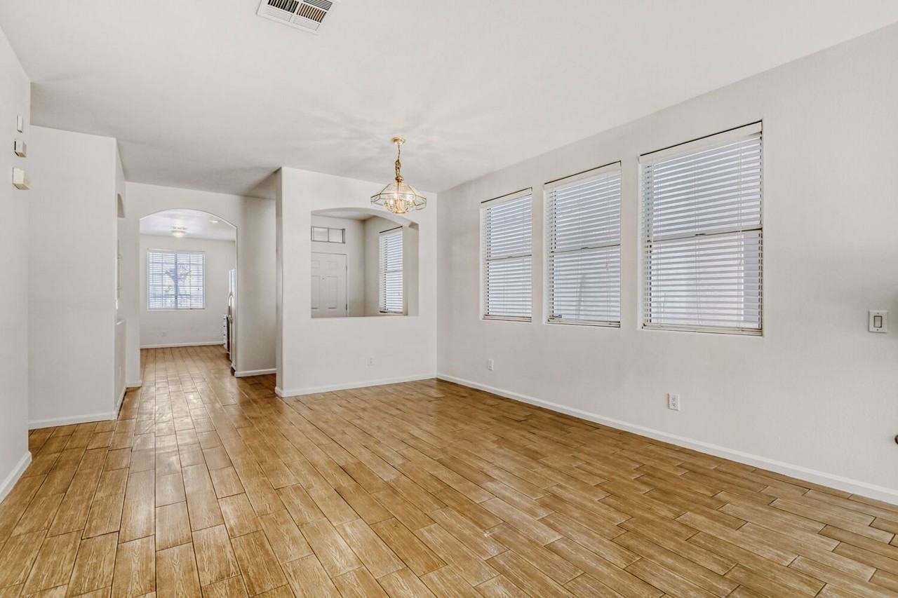 1393 Gran Vista Ave - Photo 3 of 26