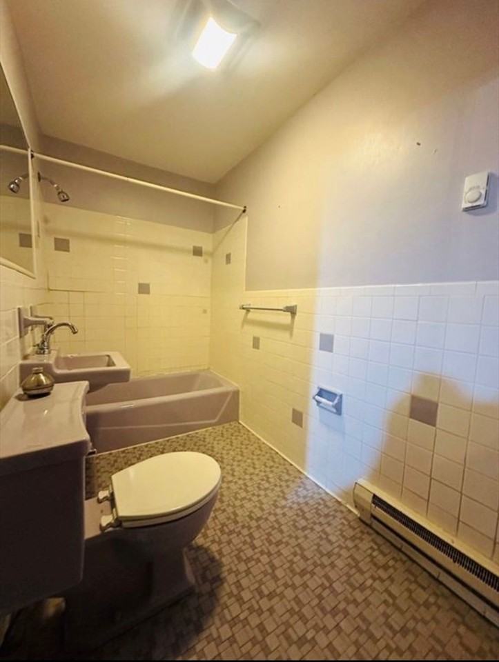 624 Hyde Park Ave #624 - Photo 7 of 8