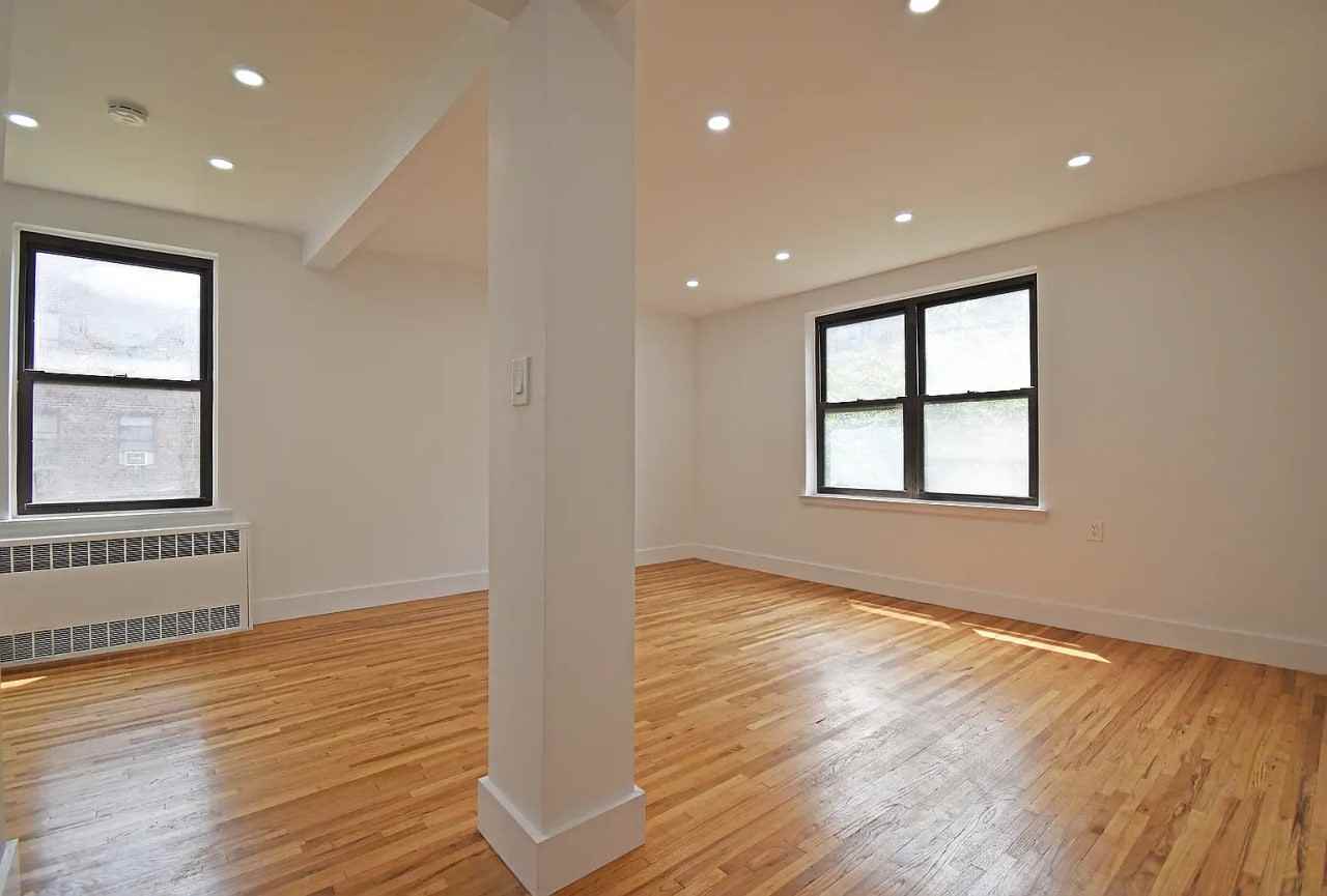 5218 39Th Ave - Photo 3 of 5