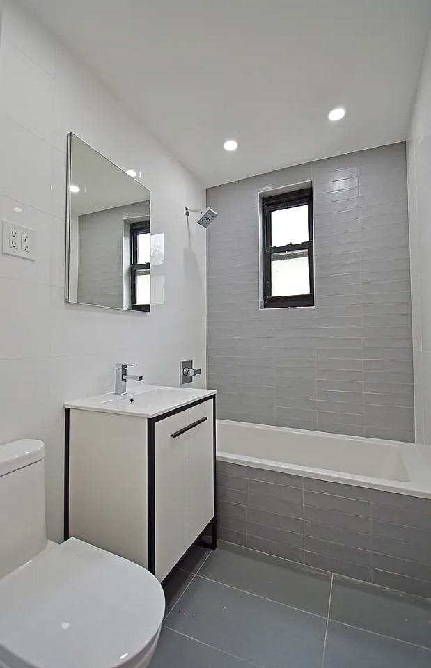 5218 39Th Ave - Photo 5 of 5