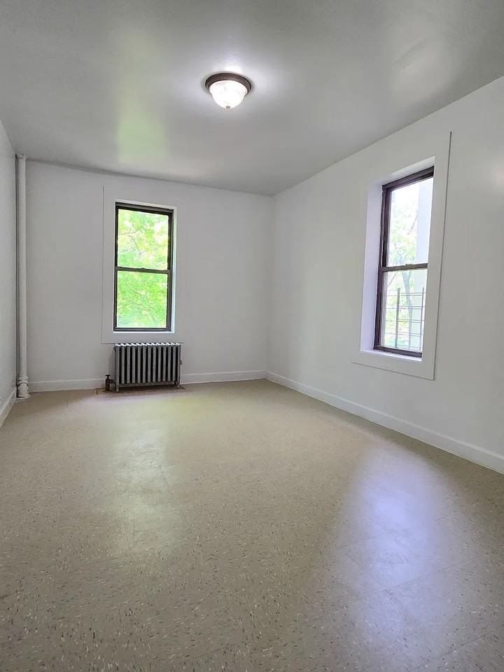 175 E 151St St - Photo 4 of 9