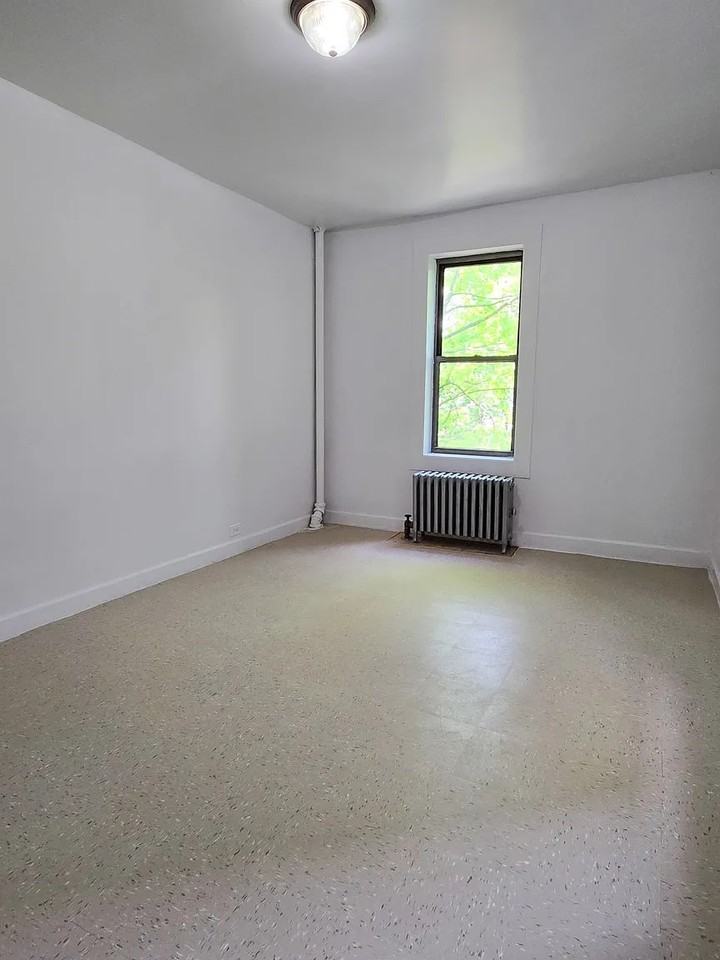 175 E 151St St - Photo 6 of 9