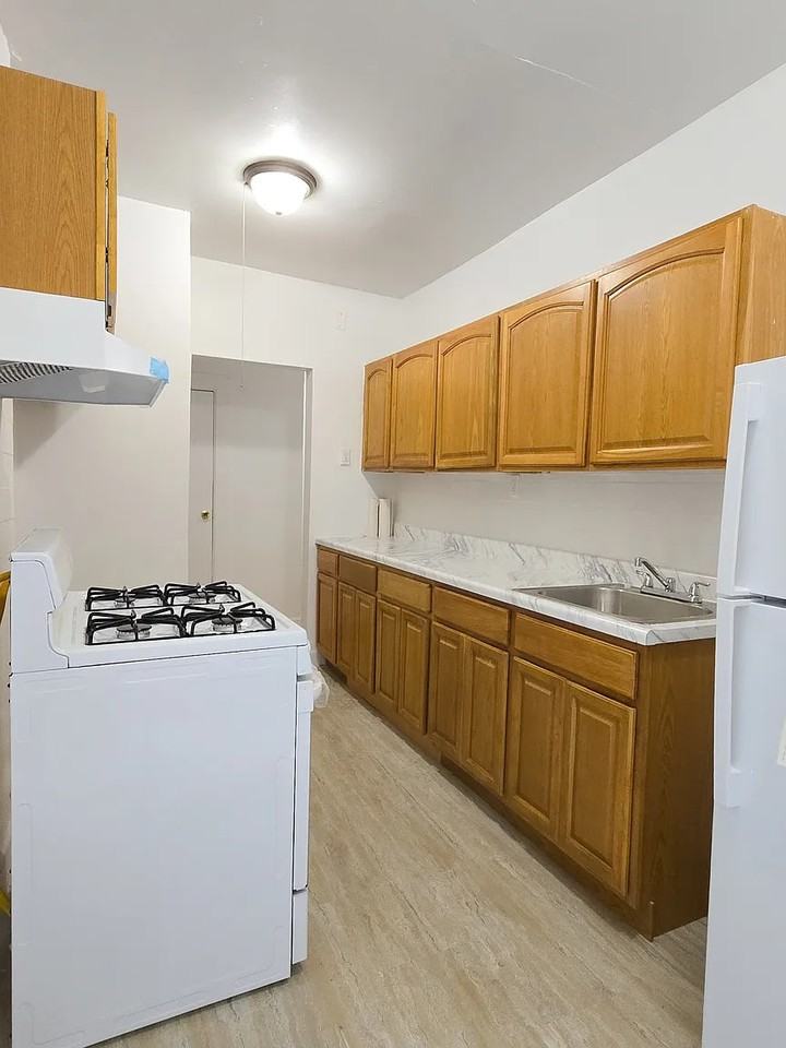 175 E 151St St - Photo 7 of 9