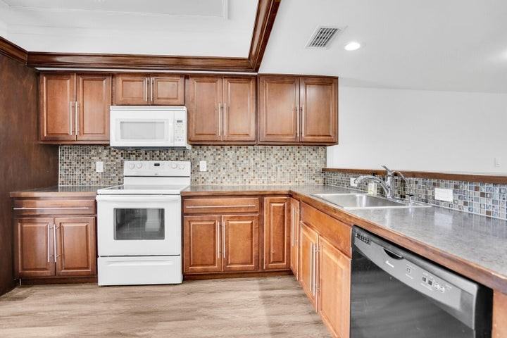 1701 Presidential Way #A201 - Photo 4 of 8