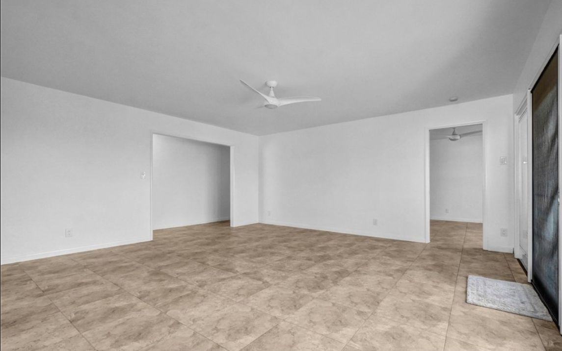 3707 E Livingston Dr #403 - Photo 5 of 16