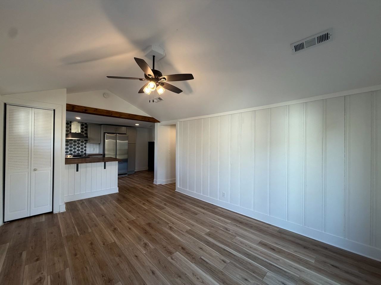 607 Franklin St - Photo 4 of 24