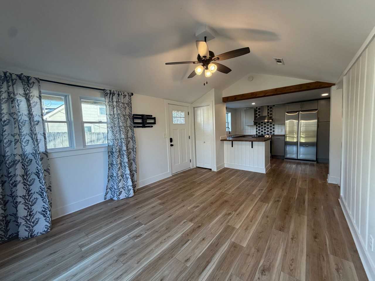 607 Franklin St - Photo 5 of 24