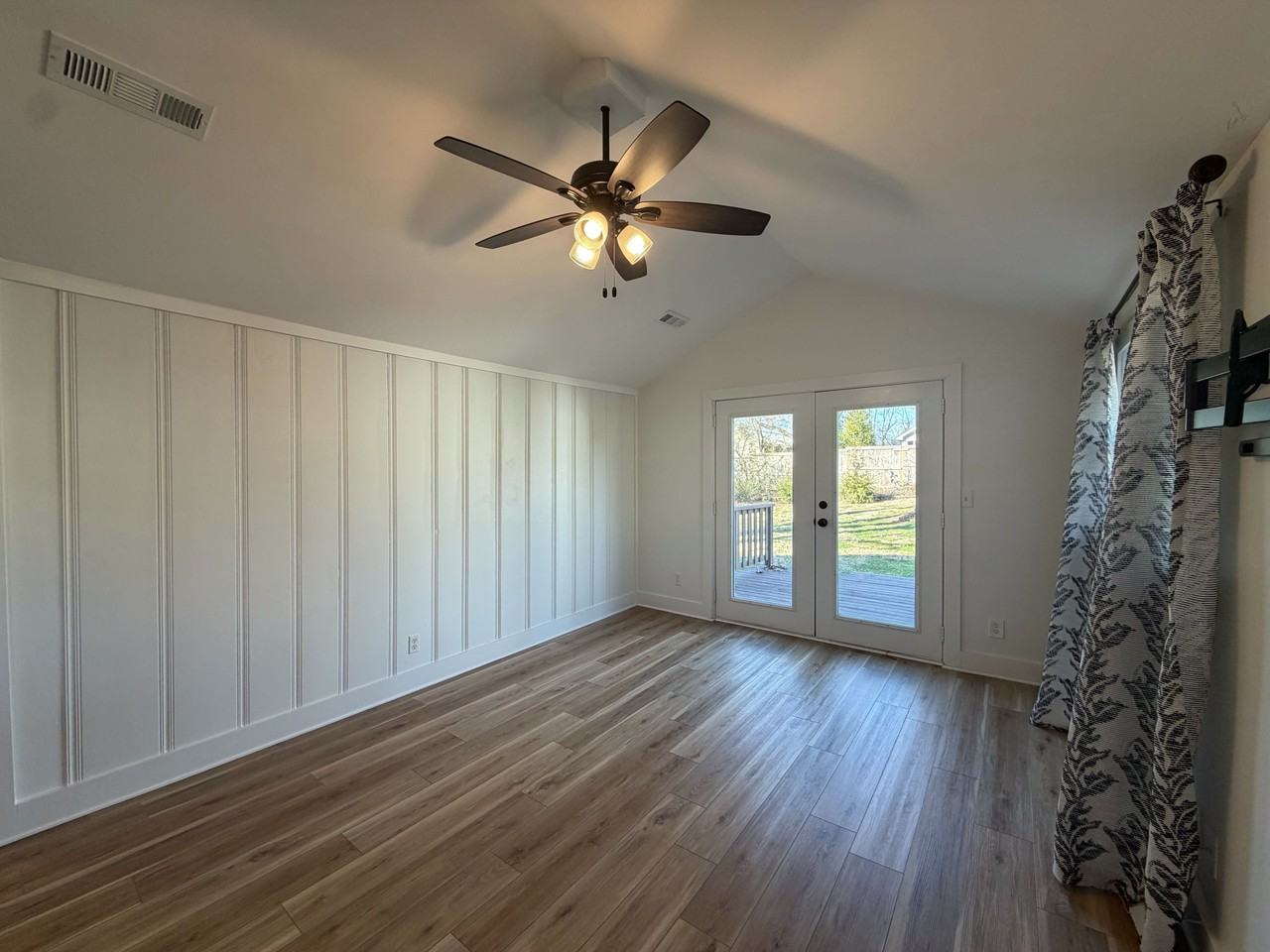 607 Franklin St - Photo 7 of 24