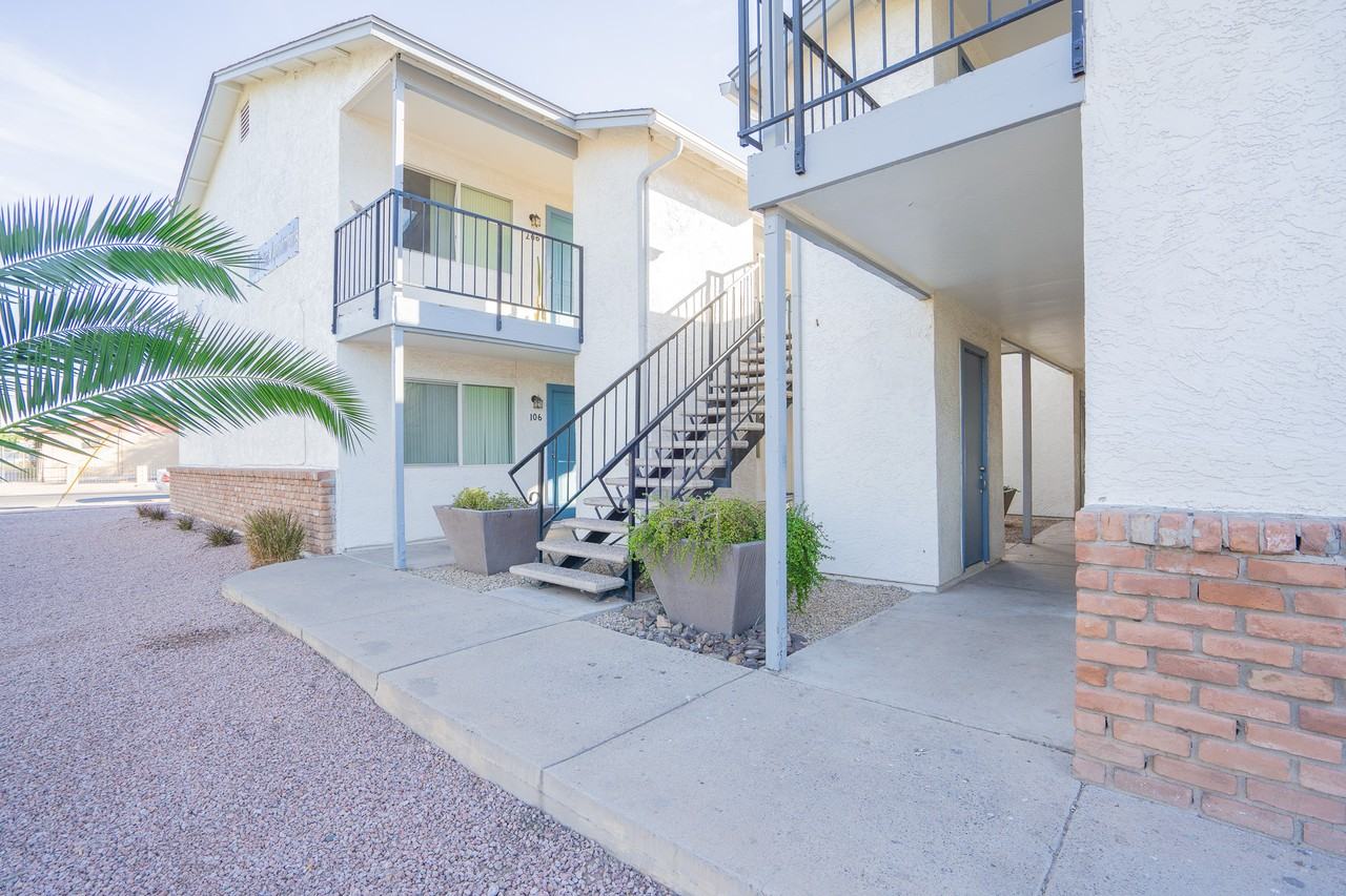 339 N 11Th St - Photo 2 of 18