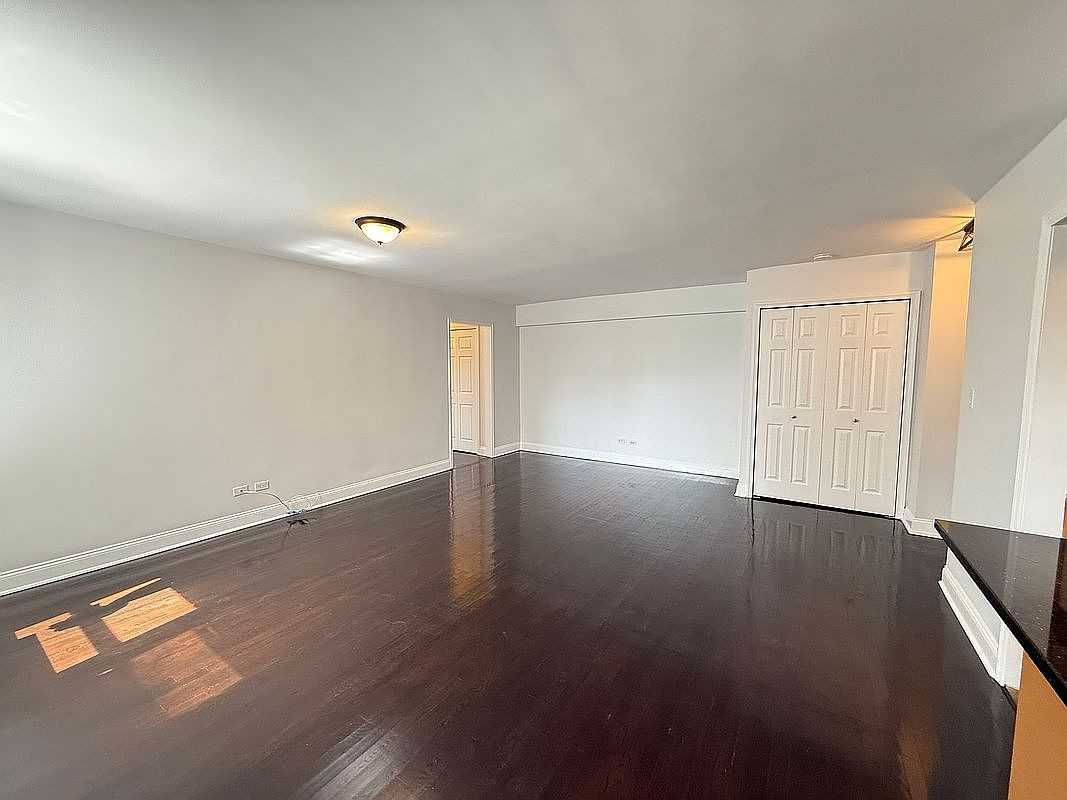 10525 67th Rd #4H - Photo 3 of 20