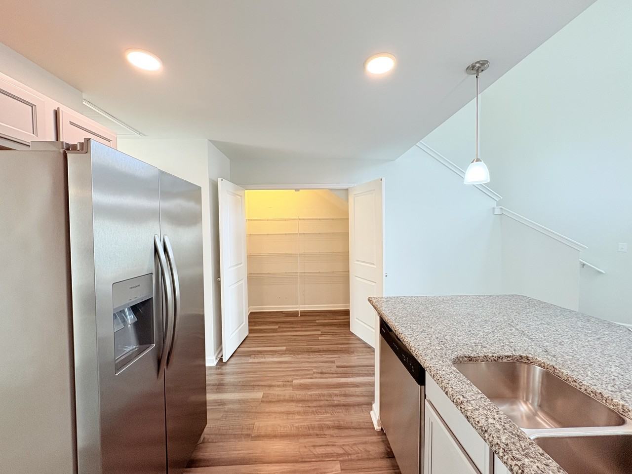 1123 Fairway Ln - Photo 5 of 28