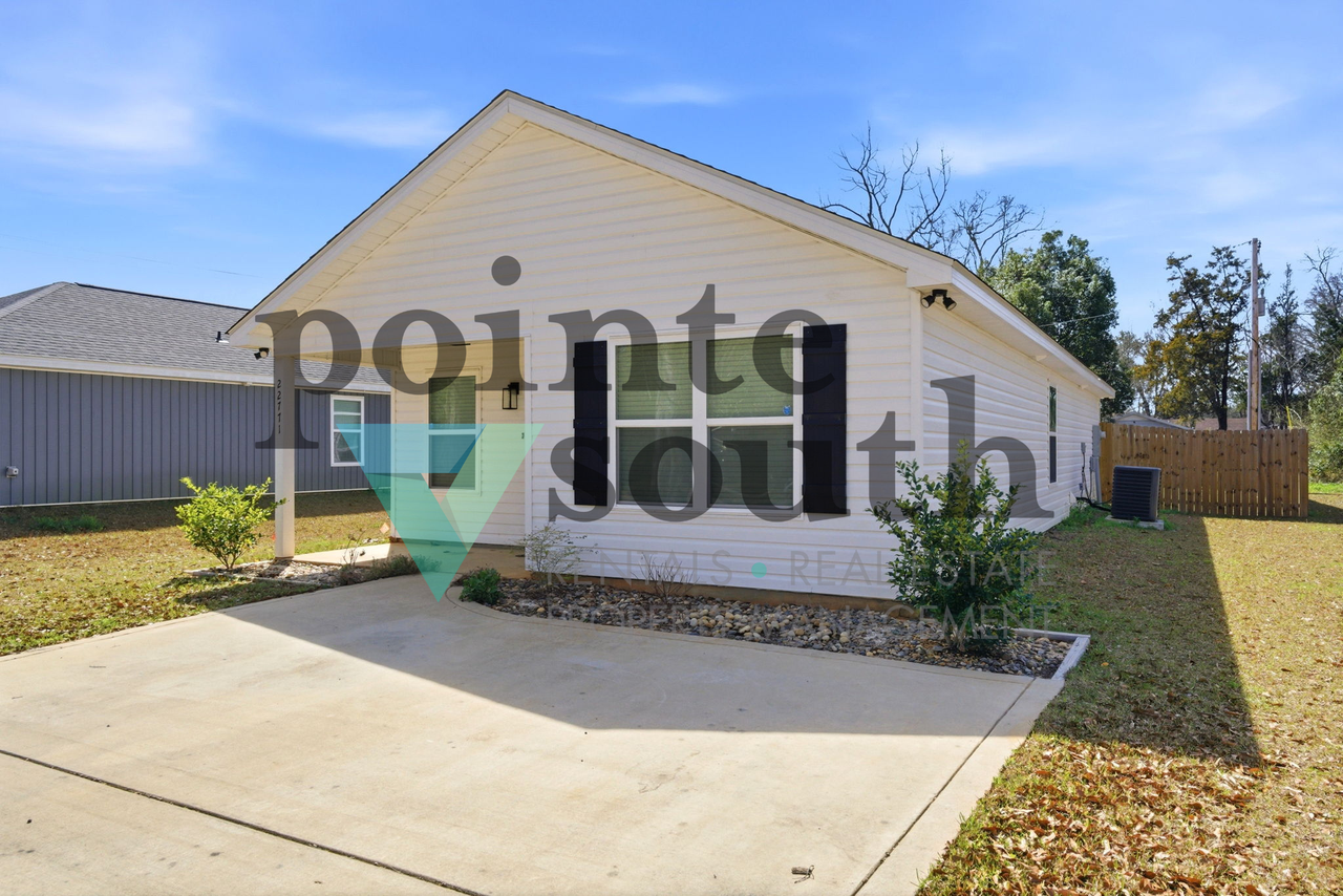 22771 Racine St - Photo 2 of 33