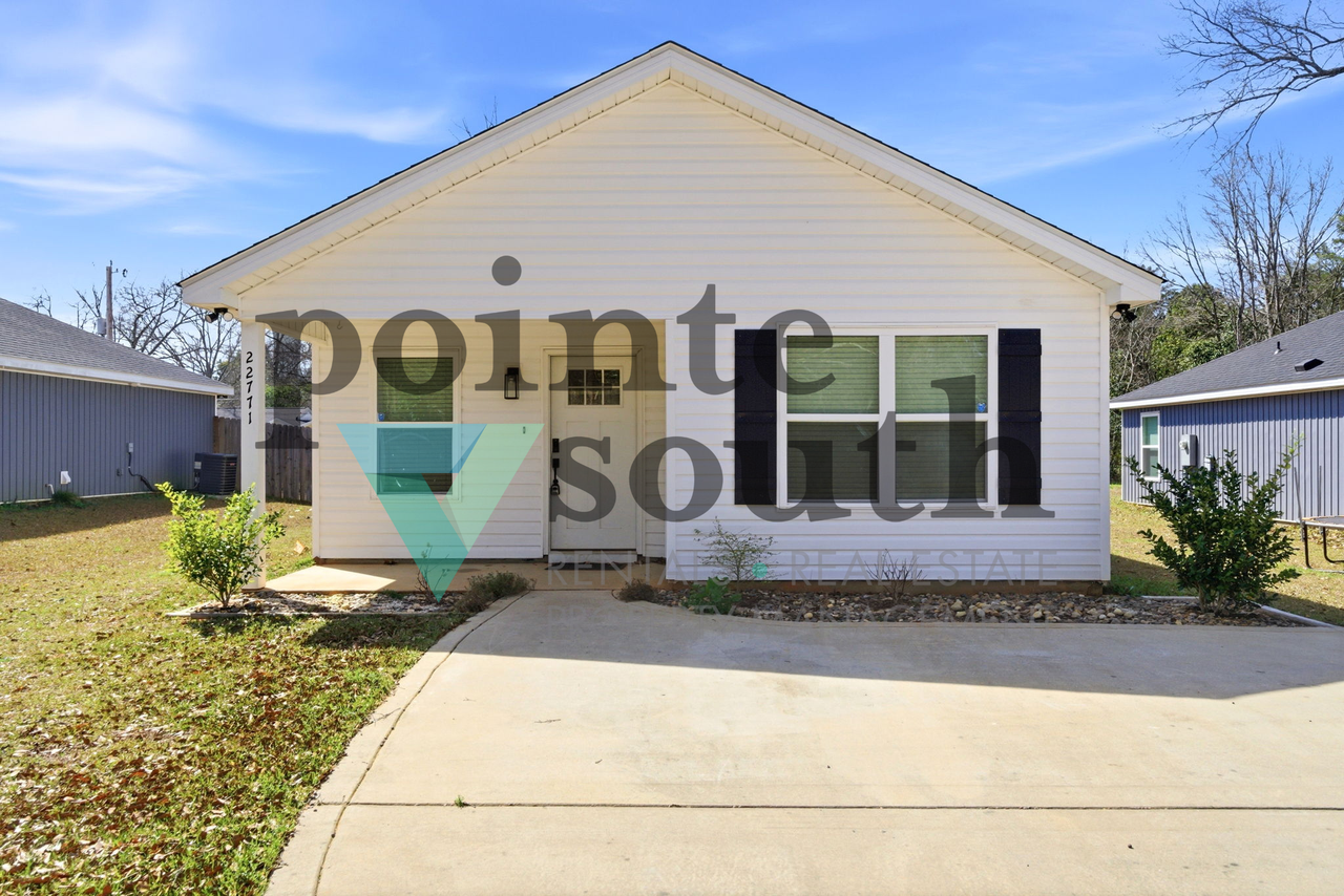 22771 Racine St - Photo 3 of 33