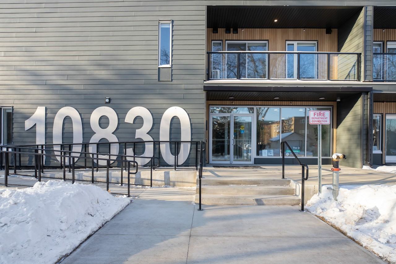 10830 114 St Nw - Photo 3 of 50