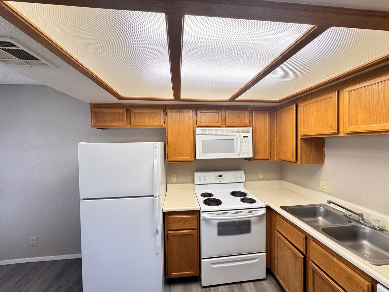 1400 Cinder Rock Dr - Photo 3 of 24