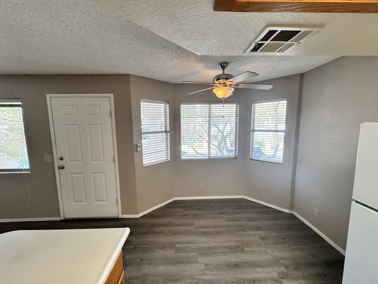 1400 Cinder Rock Dr - Photo 4 of 24