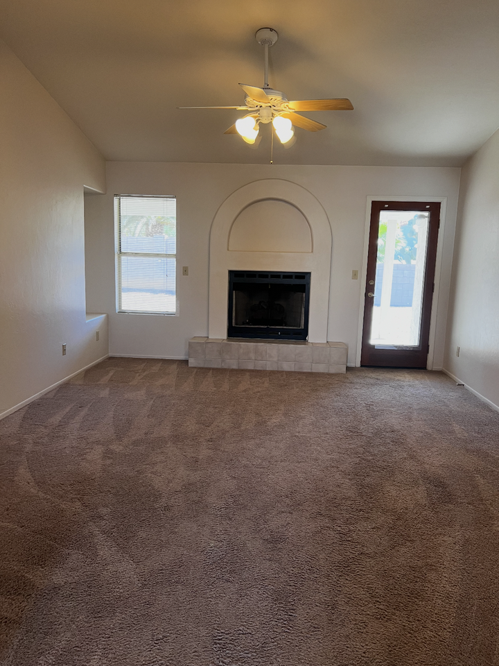 11910 N Gray Eagle Ave - Photo 2 of 26