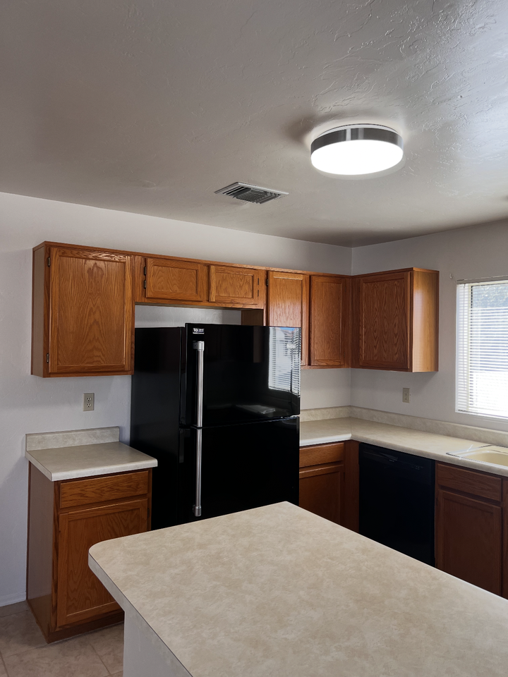 11910 N Gray Eagle Ave - Photo 6 of 26