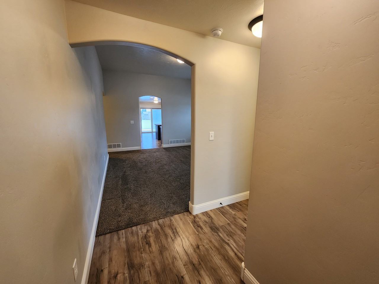 4220 E Roy Cir - Photo 2 of 13