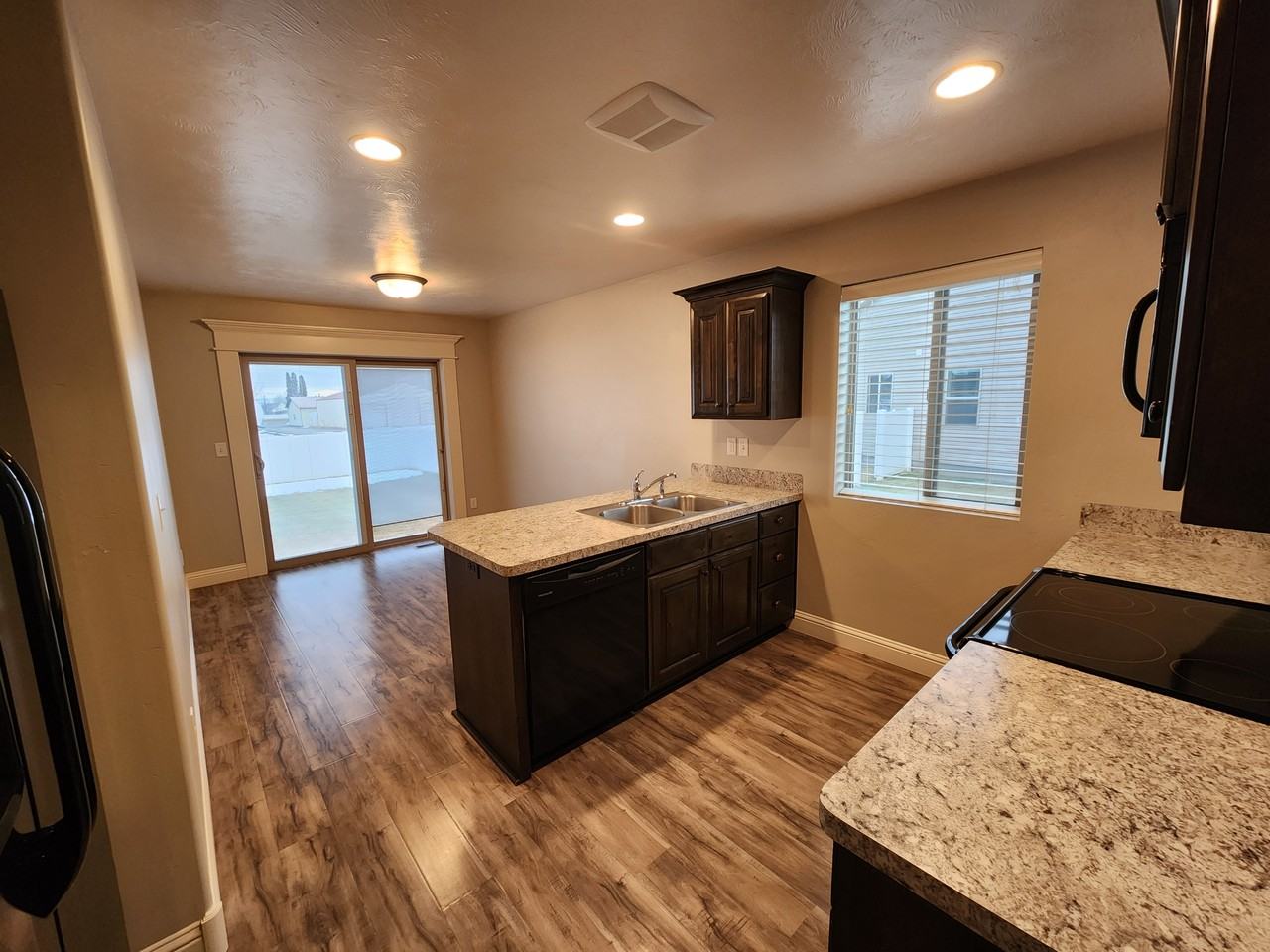 4220 E Roy Cir - Photo 4 of 13