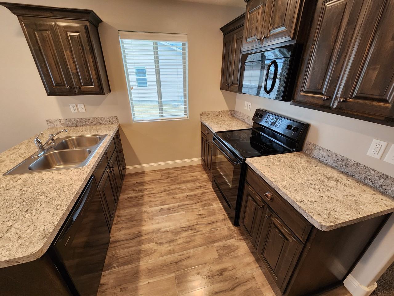 4220 E Roy Cir - Photo 5 of 13