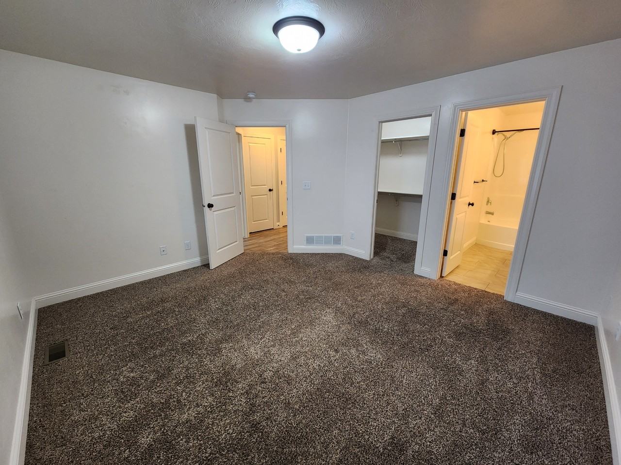 4220 E Roy Cir - Photo 7 of 13