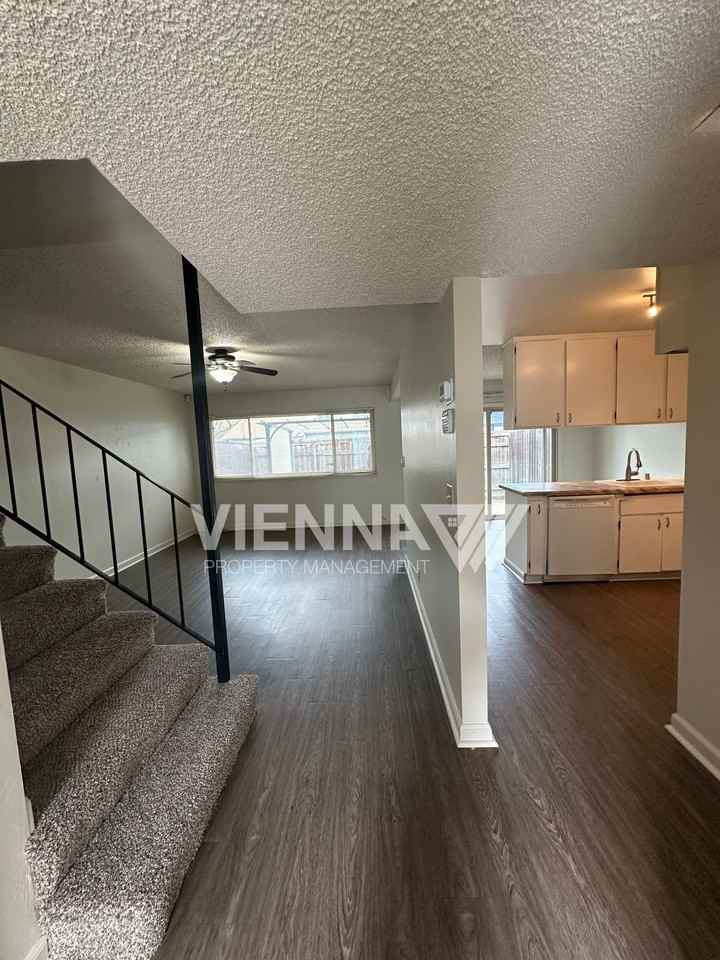 5066 Greenberry Dr - Photo 4 of 26