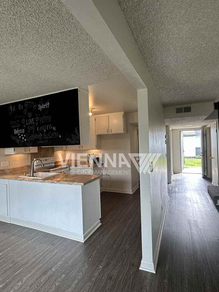 5066 Greenberry Dr - Photo 6 of 26