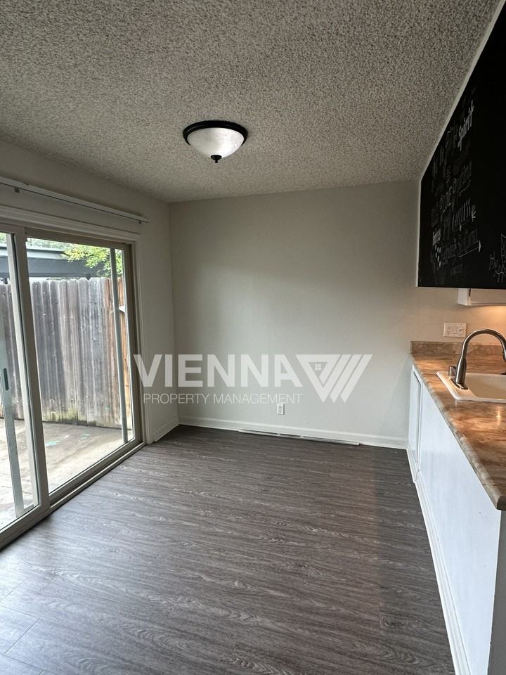 5066 Greenberry Dr - Photo 7 of 26