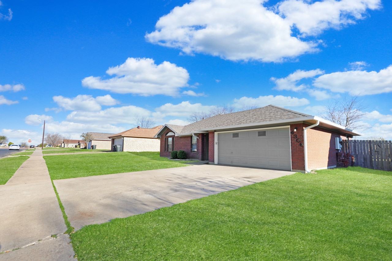 4306 Teal Dr - Photo 2 of 23