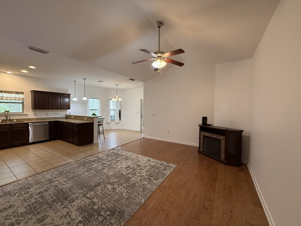 10720 Dunmore Dr - Photo 2 of 16