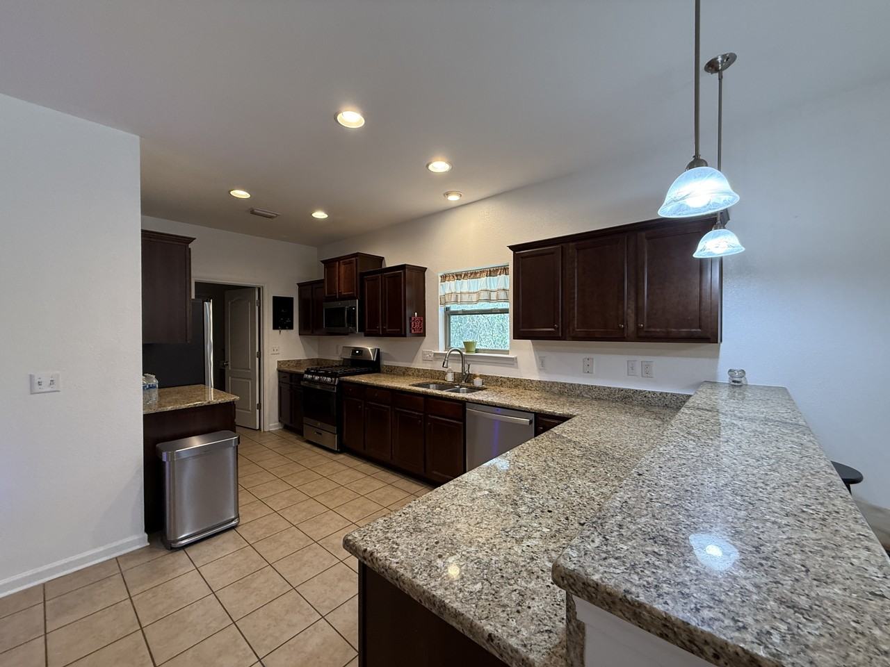 10720 Dunmore Dr - Photo 3 of 16