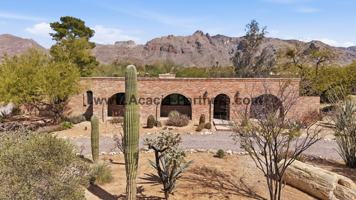 featured image of 2215 E Cerrada Bala