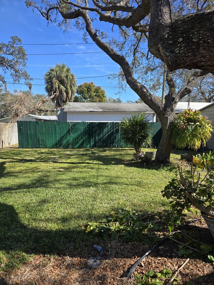 533 S Glenwood Ave - Photo 5 of 20