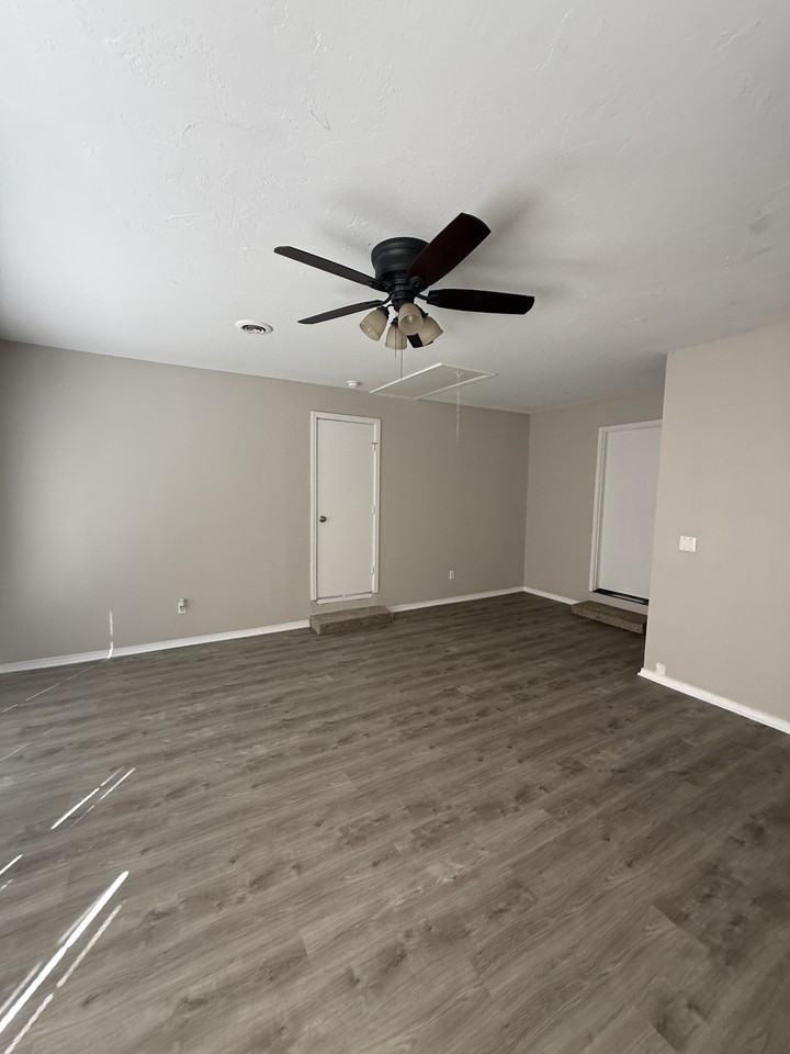 1717 Sunrise St - Photo 5 of 24