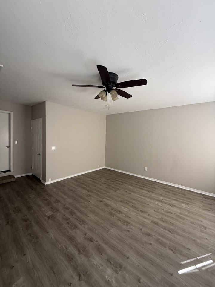 1717 Sunrise St - Photo 6 of 24