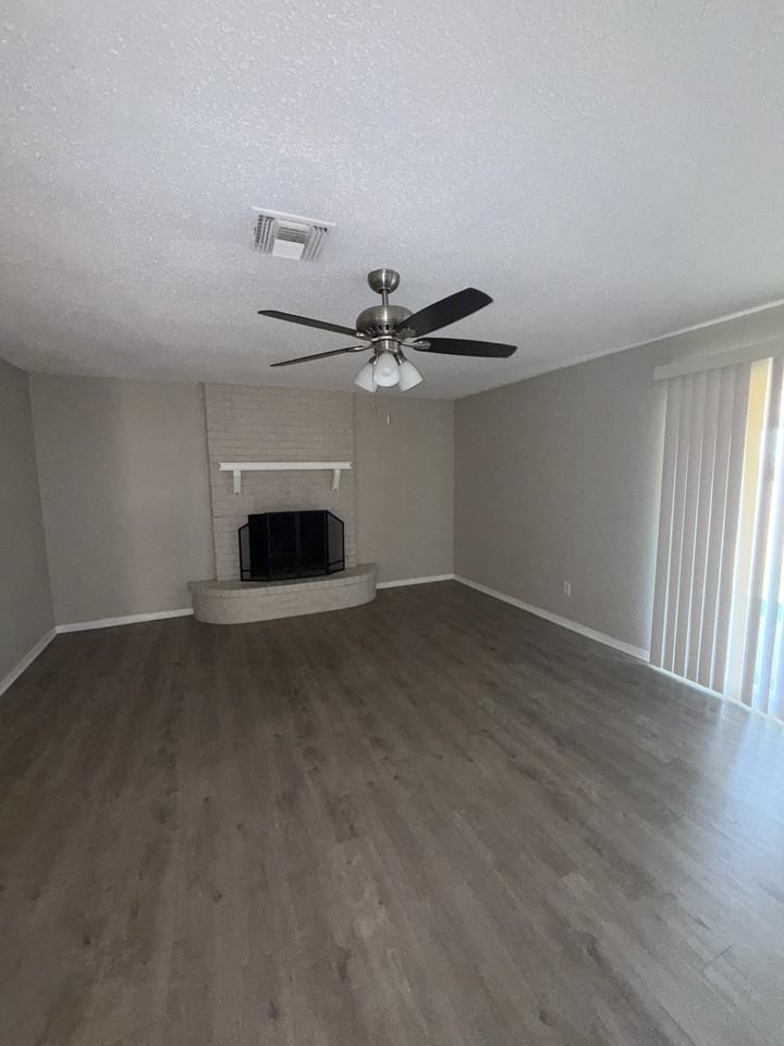 5412 S Huddleston Dr - Photo 2 of 15