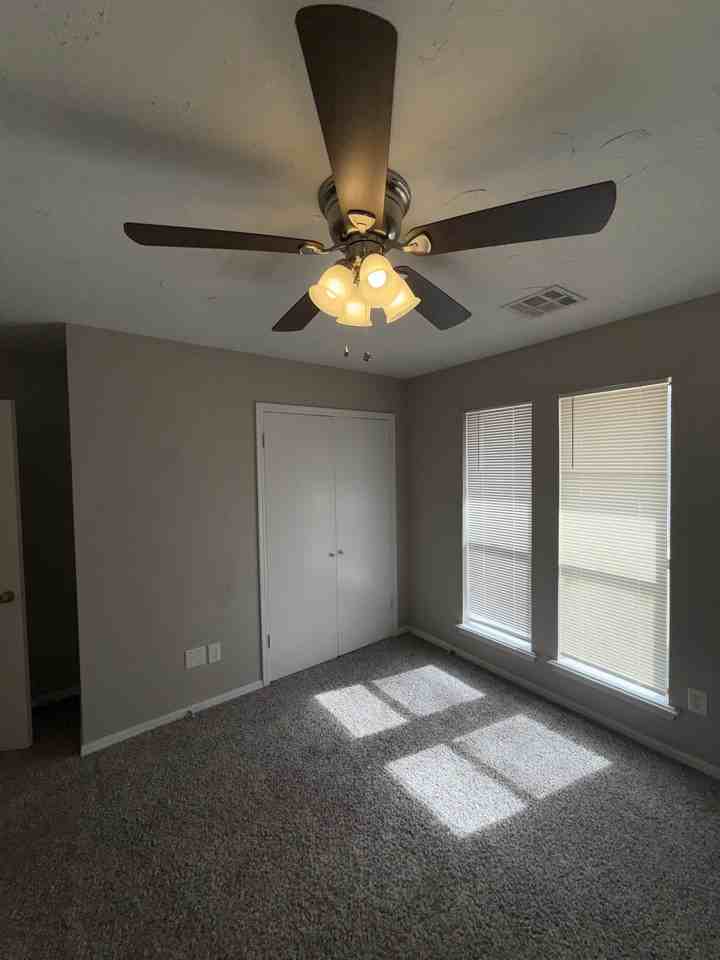 10101 Carnie Cir - Photo 6 of 17