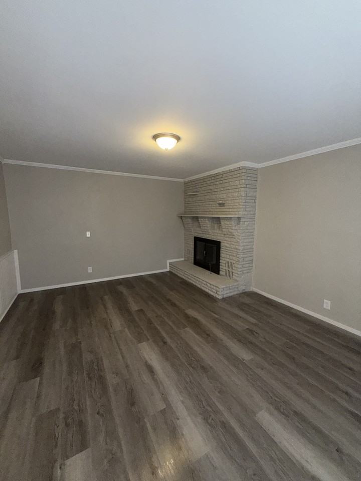 3903 N Aydelotte Ave - Photo 4 of 21