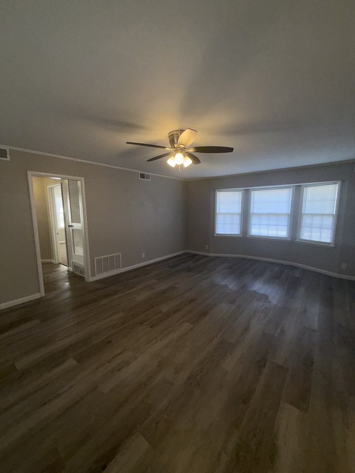 3903 N Aydelotte Ave - Photo 7 of 21