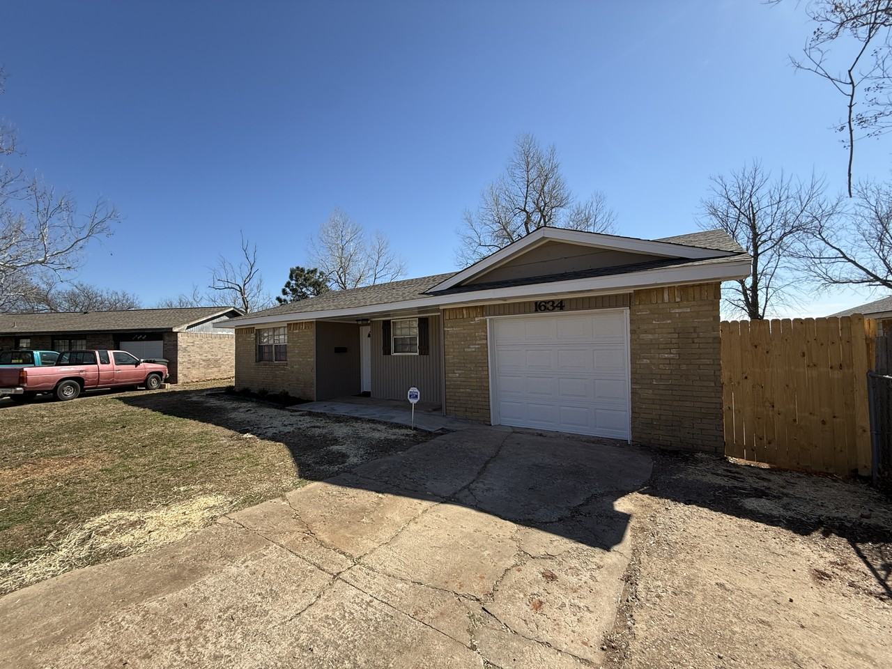 1634 Pinewood Dr - Photo 2 of 14