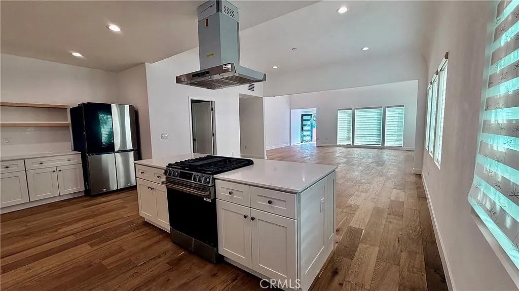 423 S Citrus Ave - Photo 5 of 19